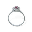 Diamantring i gull med 0,06 ct W-SI og rubin-bur570286